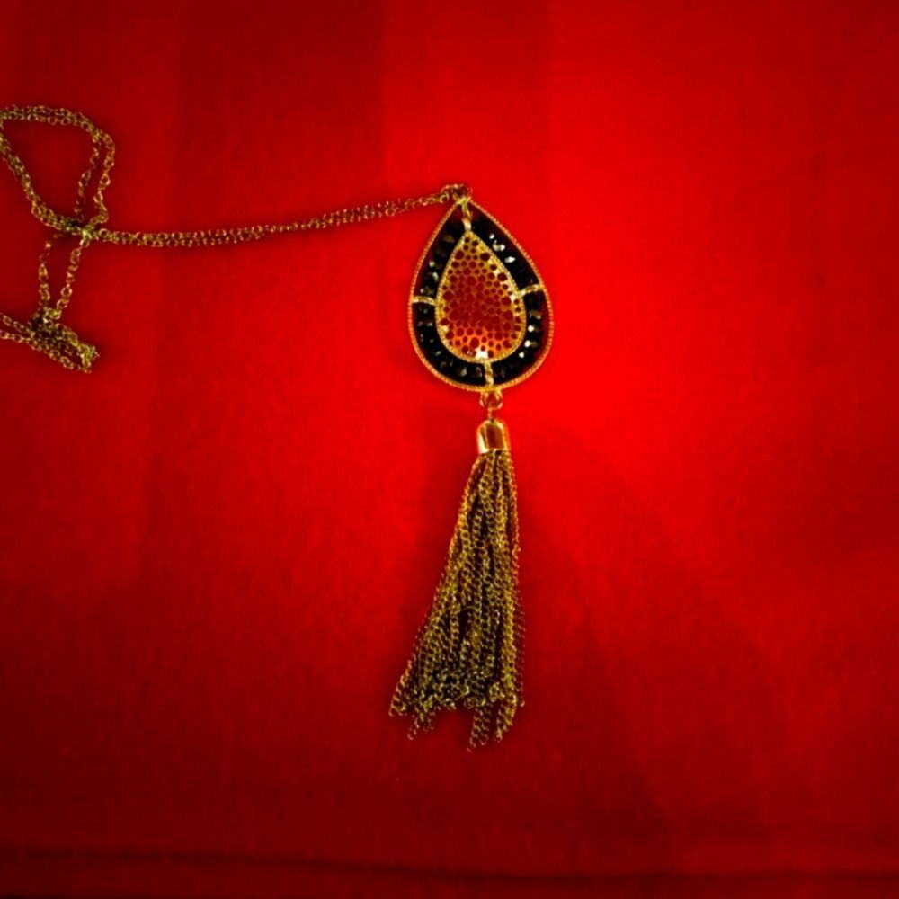 Women's long necklace